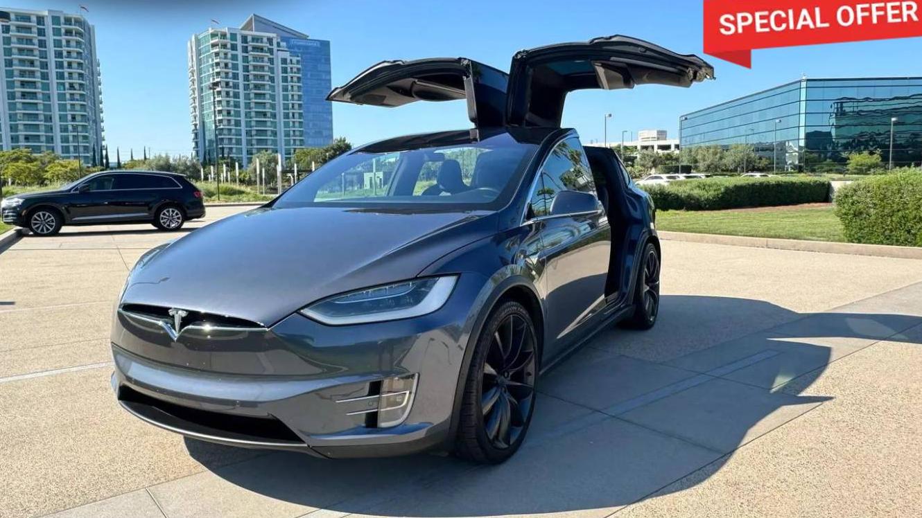 TESLA MODEL X 2018 5YJXCAE20JF090257 image